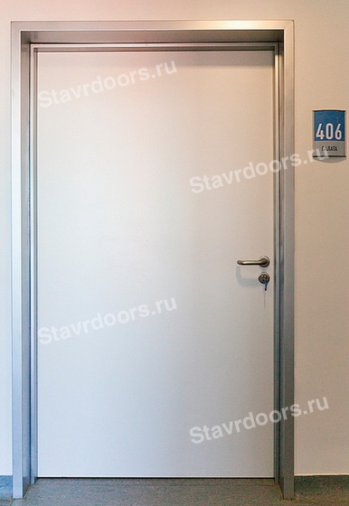 Двери для больничных палат и кабинетов в металлической  коробке с покрытием НPL и CPL