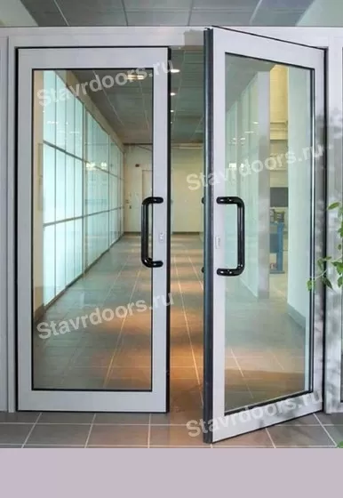 Маятниковые алюминиевые двери